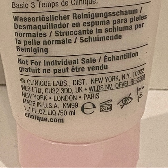 Clinique Rinse Off Foaming Cleanser Mousse 1.7oz - Picture 4 of 4